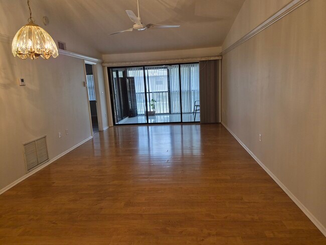 Primary Photo - 5745 Summerside Ln