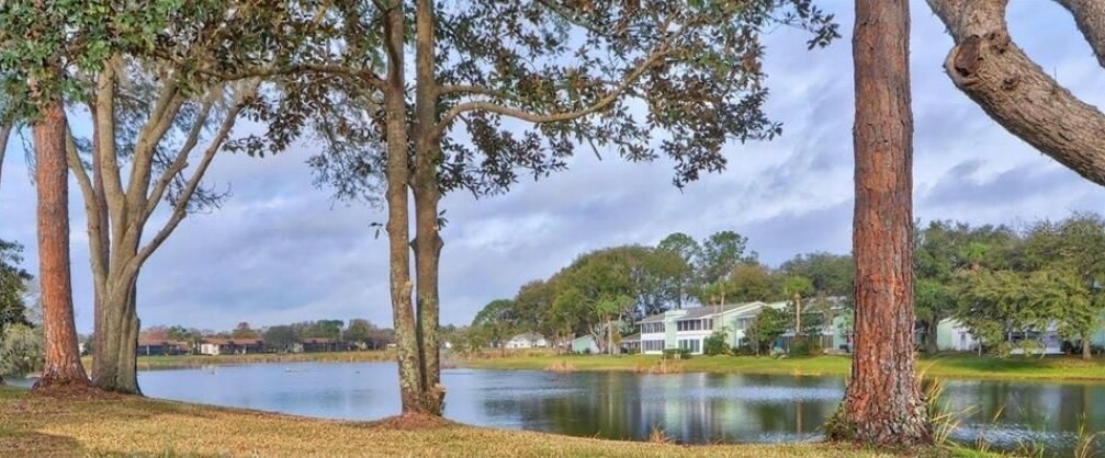 Building Photo - 682 Midway Dr