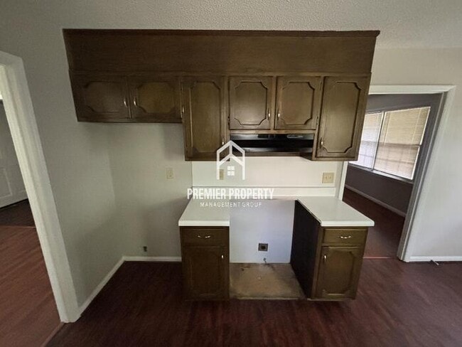 Building Photo - 135 Fox Hill Ct