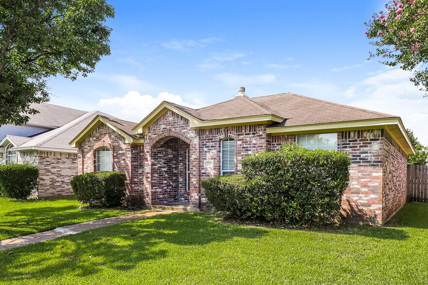 Building Photo - 2717 Bent Brook Dr