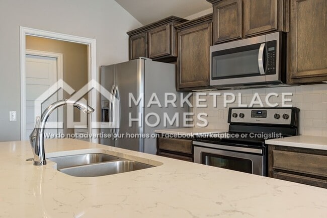 Building Photo - 3914 Wiltshire Dr