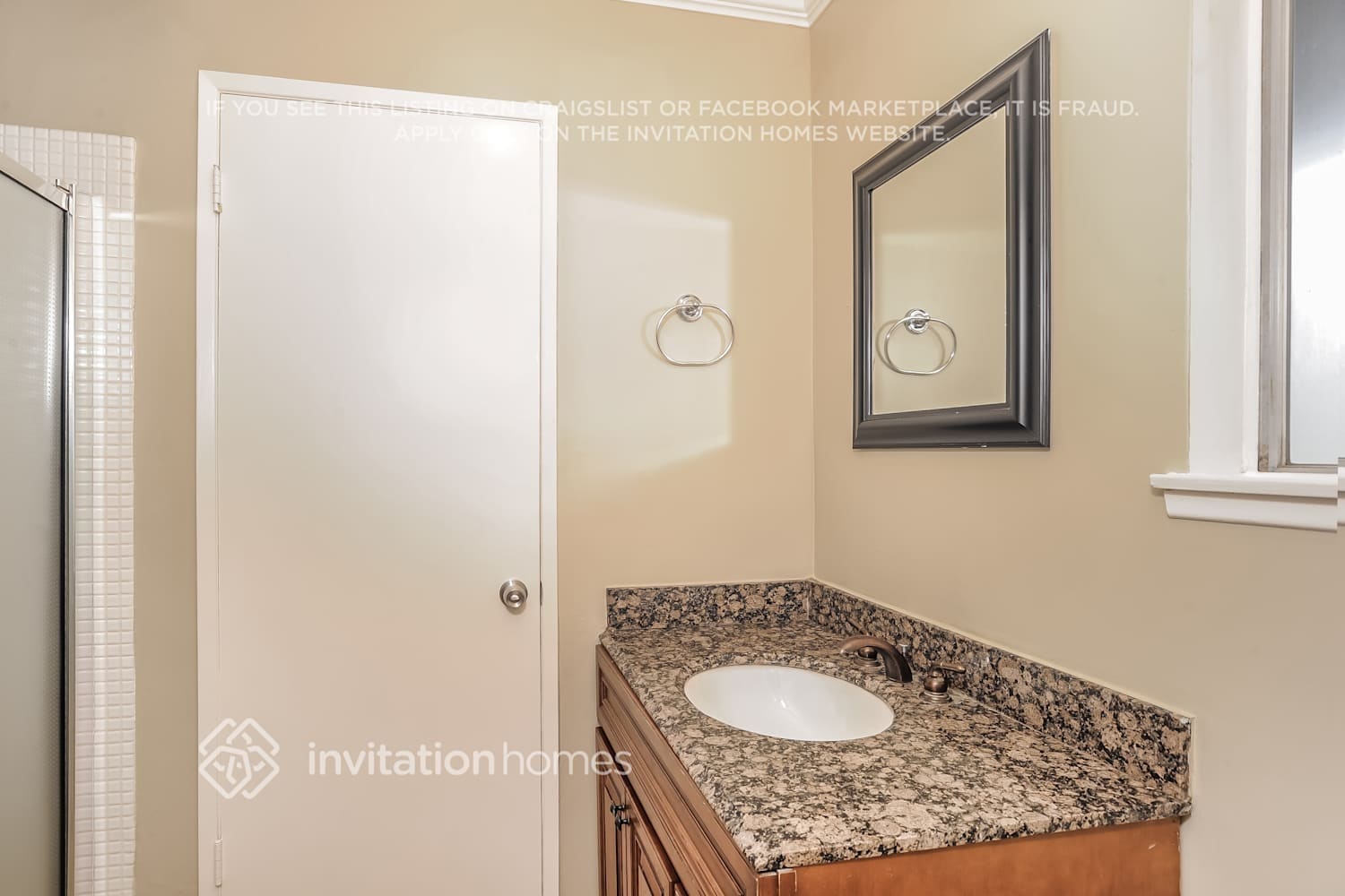 Building Photo - 12889 Fenton Ave