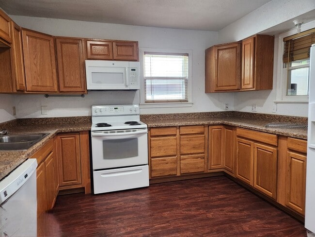 Building Photo - 724 Wheless Ave