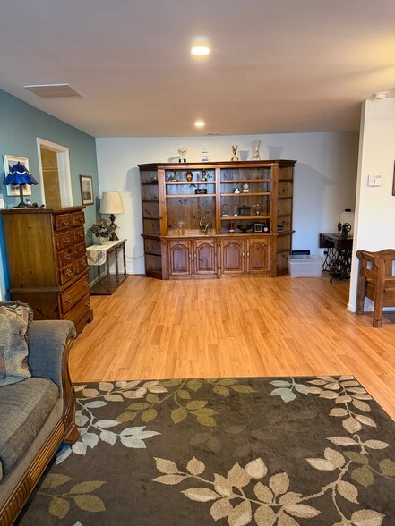 Large Master suite 1 - 1 Osmond Way