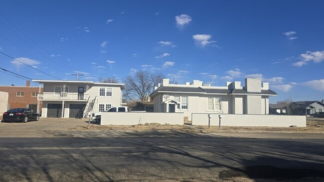 Building Photo - 901 Columbia St