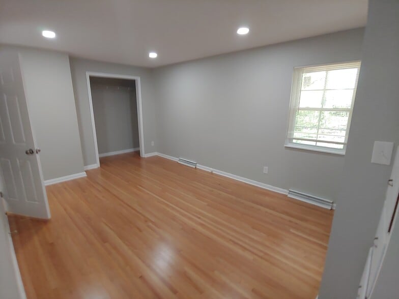 Master Bedroom - 115 Elm St