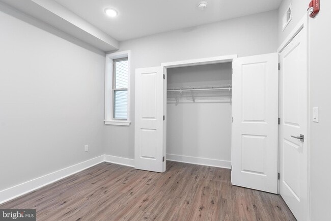 Building Photo - 1604 N 6th St