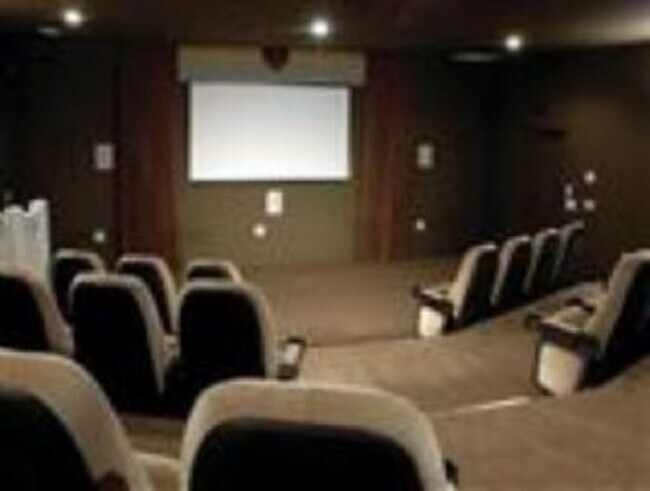 Building Photo - Furnished! Cozy one bedroom with large bedroom, walk in closet. Community ,pool and gym