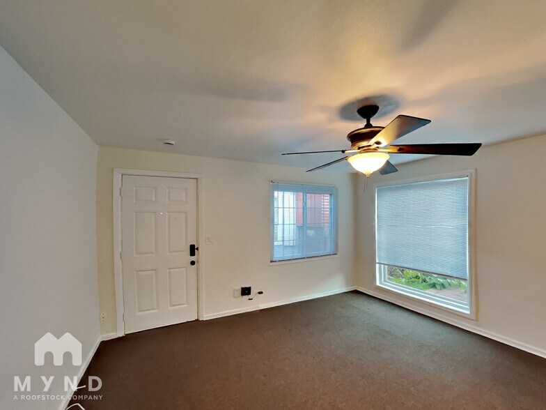 Building Photo - 2048 81st Ave