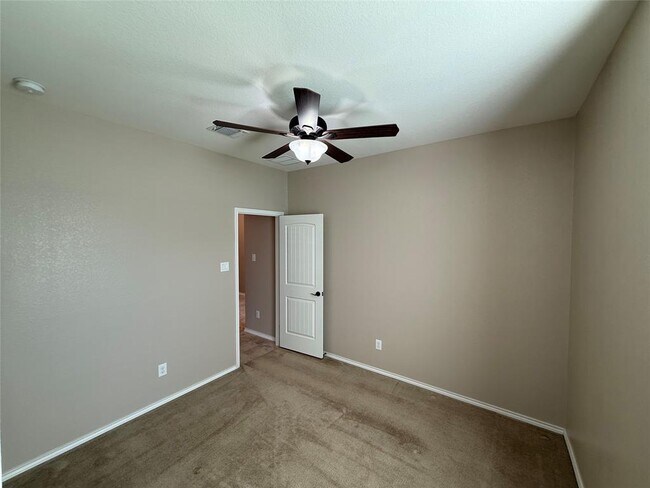 Building Photo - 334 Reunion Ln