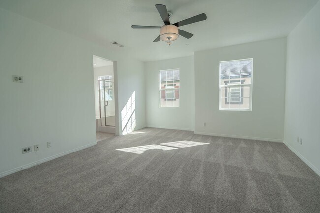 Building Photo - COMING SOON! Santa Clarita 3-Bedroom River...