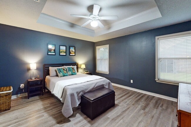 Building Photo - 3 bedroom, 2 bathroom home in the Castlega...