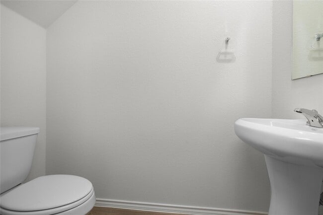 Building Photo - 206 W Jackson Ave