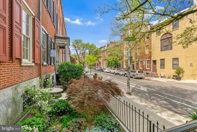 Primary Photo - 914 Spruce St