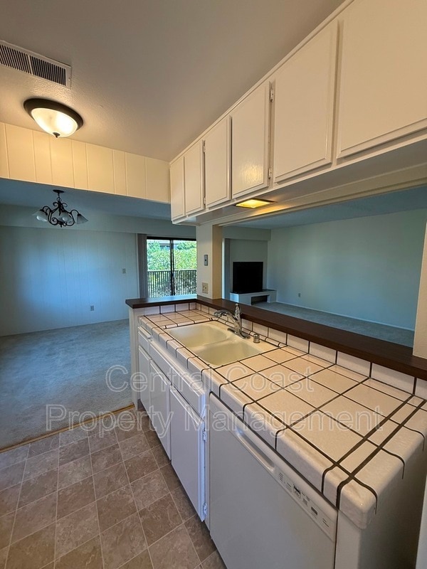 Building Photo - 1360 Josselyn Canyon Rd