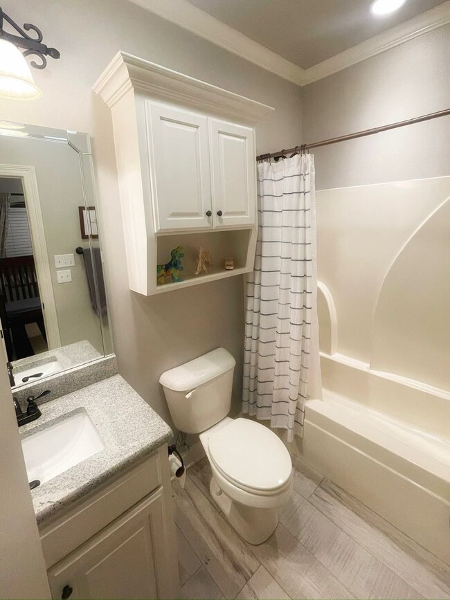 Building Photo - Large and in Charge!! Gated community close to Barksdale Air Force Base.