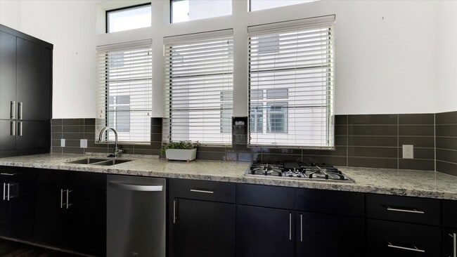 Building Photo - 2115 Colorado St