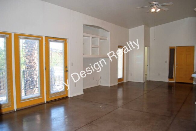 Building Photo - Mountain Ave 3 Bed 2 Bath Home - Contemporary Block Construction