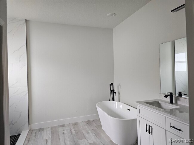 Building Photo - 4479 SW 170th Street Rd