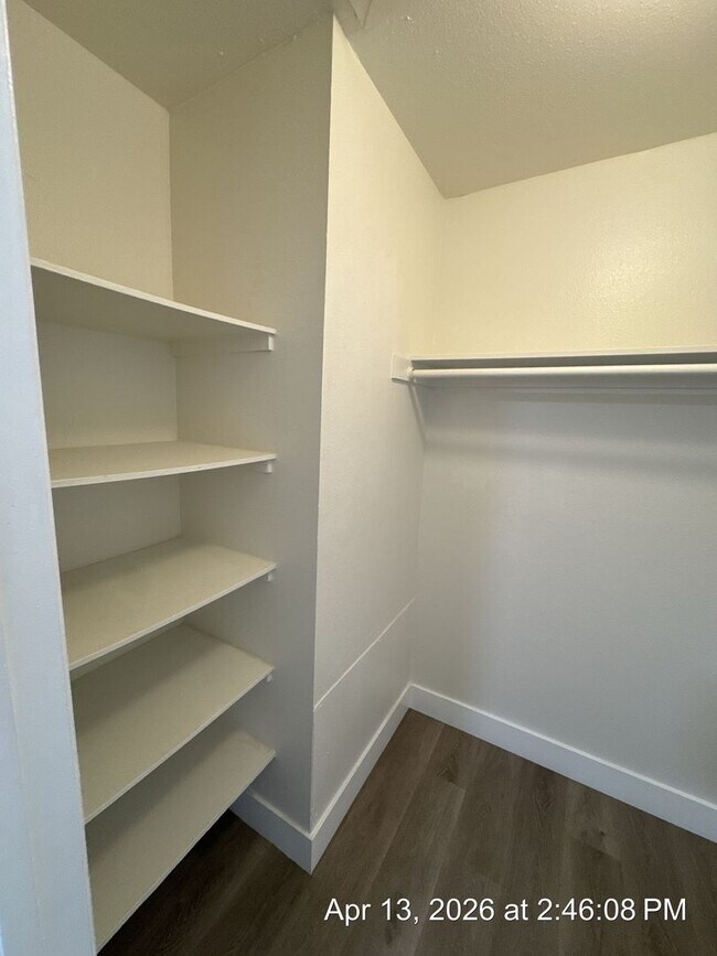 Building Photo - MOVE IN READY! 2 WEEKS OFF!! NO APP FEE! UPSTAIRS UNIT WITH BALCONY!