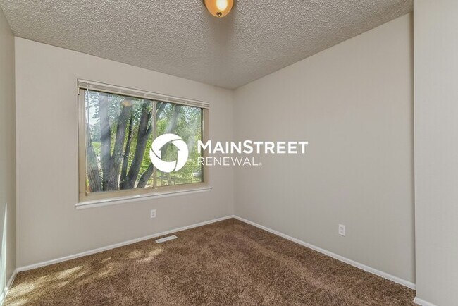 Building Photo - 4 Bedroom Pet-Friendly Home in COLORADO SP...
