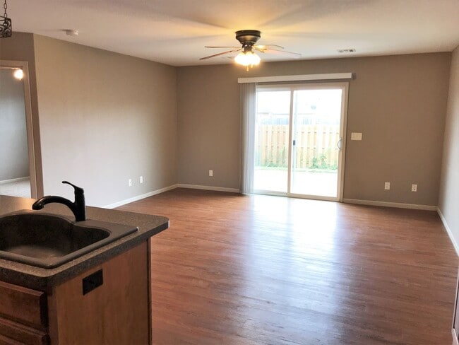 Building Photo - 3D Tour Available - 1-Car Garage + Back Patio + LVT Flooring! Available July 3rd!