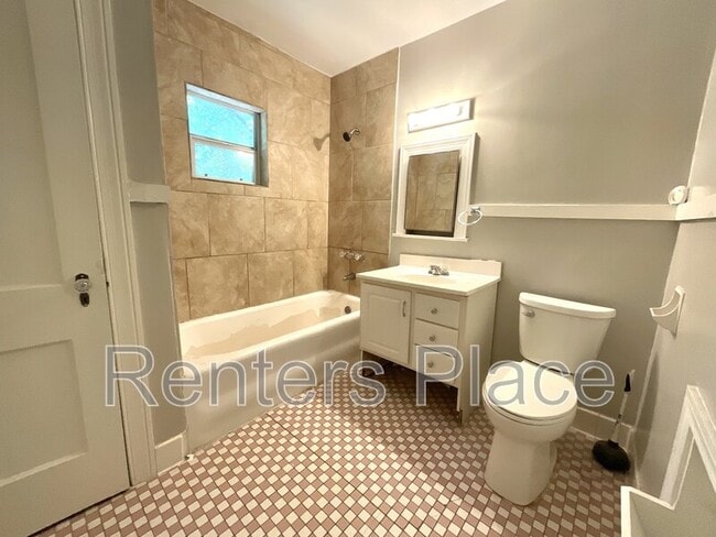 Building Photo - 1618 N Birmingham Pl