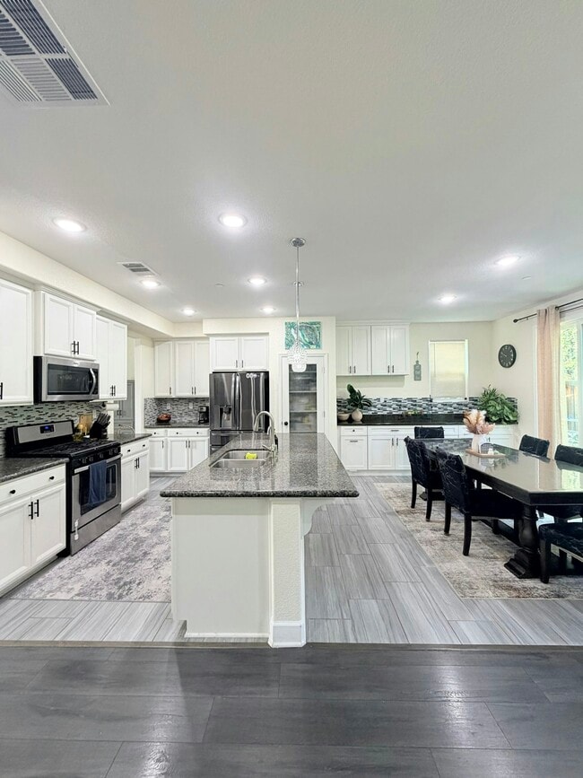 Building Photo - 2276 Acero Ct