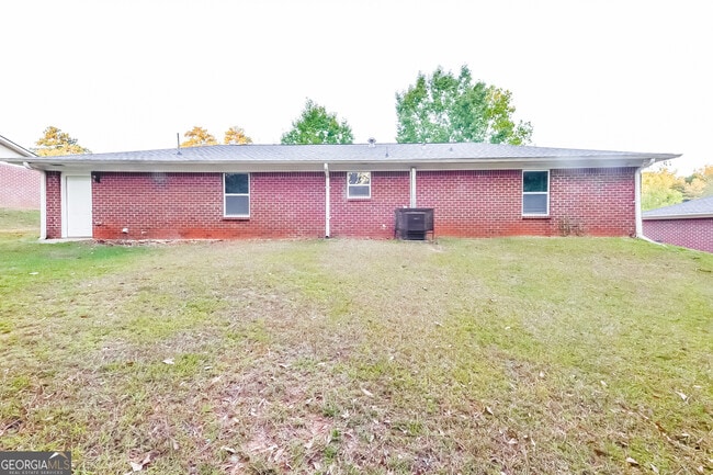 Building Photo - 35 Pinecone Ct