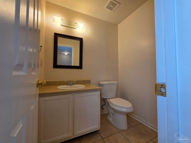 Building Photo - 3041 Belle Meade Dr