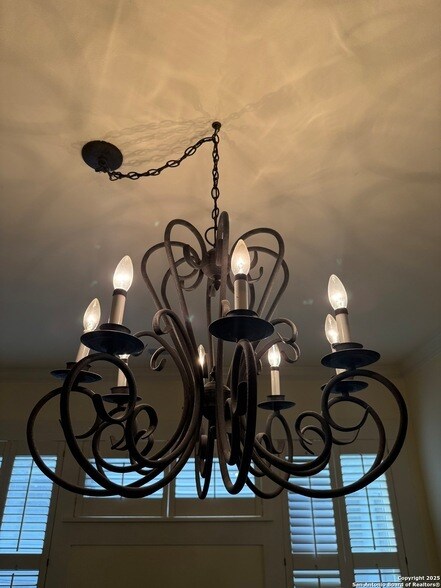 Building Photo - 334 W Gramercy Pl