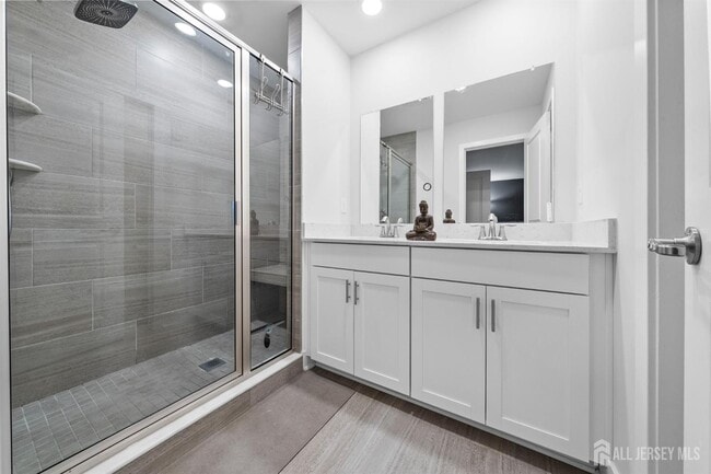 Building Photo - 1901 Swales Ct