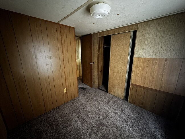 Building Photo - Mobile Home For Rent