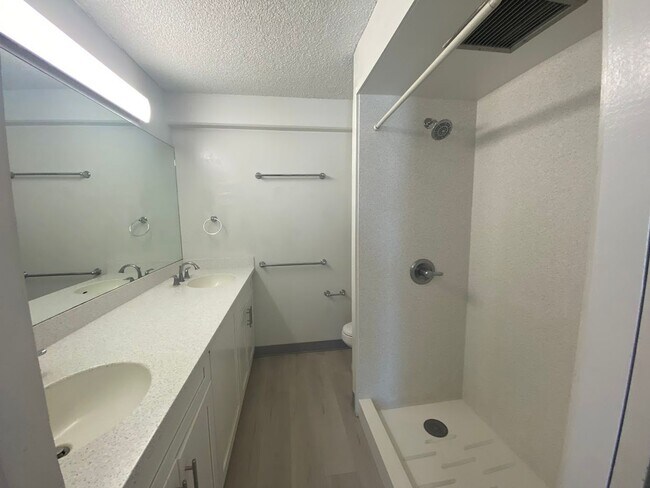 Building Photo - 514N&amp;N