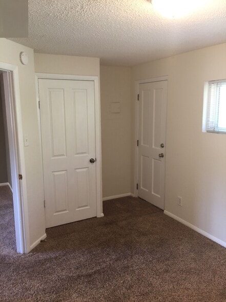 Building Photo - 3 CO-105