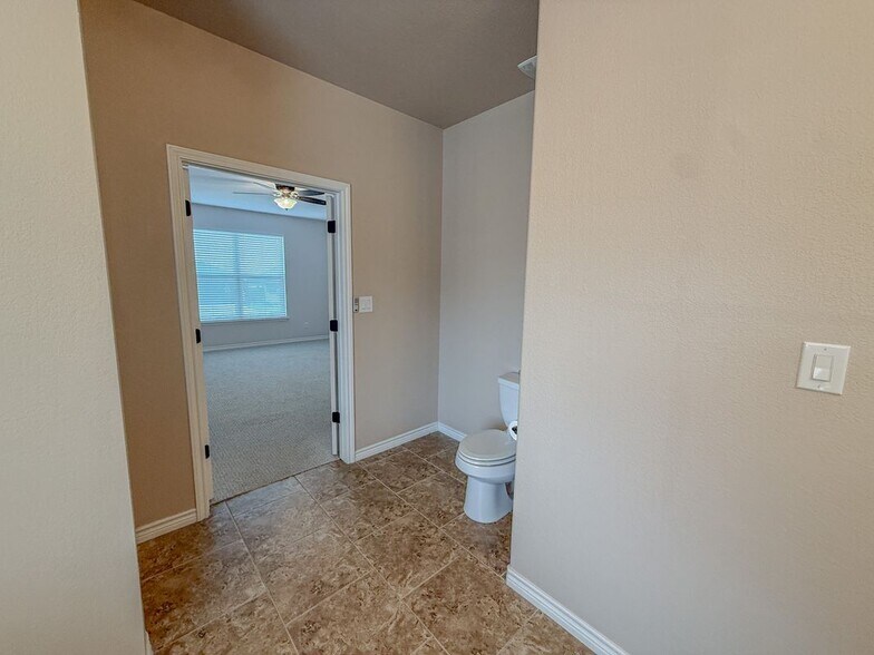 Building Photo - 300 Western Sky Trail