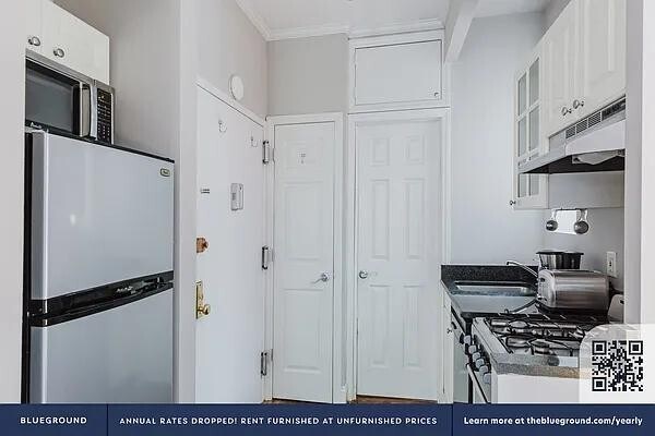 Building Photo - 246 Mott St