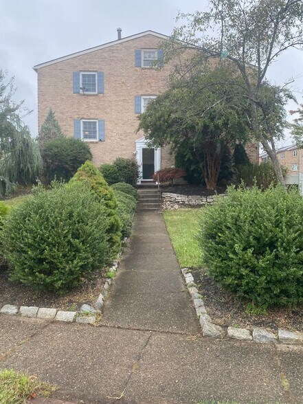 Primary Photo - 1424 Boxwood Dr