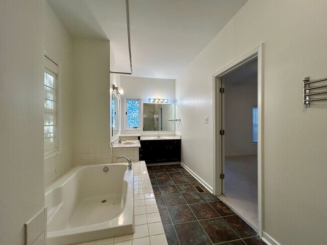 Building Photo - Rare Single-Level Ranch in Midlothian – 1,999 Sq Ft, 4BR/2.5BA with 1-Car Garage | St. James Woods