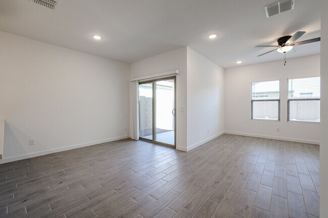 Building Photo - 4 Bedroom in Ambra Gated Community