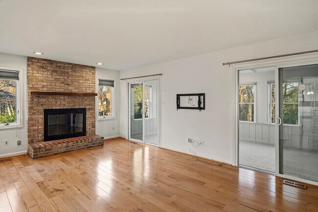 Building Photo - 770 Trenton Ave