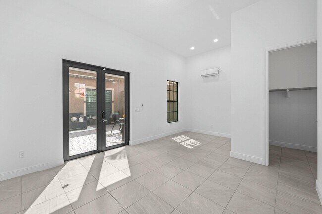Building Photo - 9368 Cantal Cir E