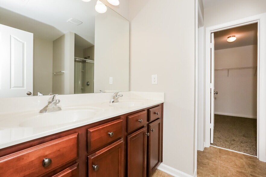 Building Photo - 9535 Eagle Feathers Drive