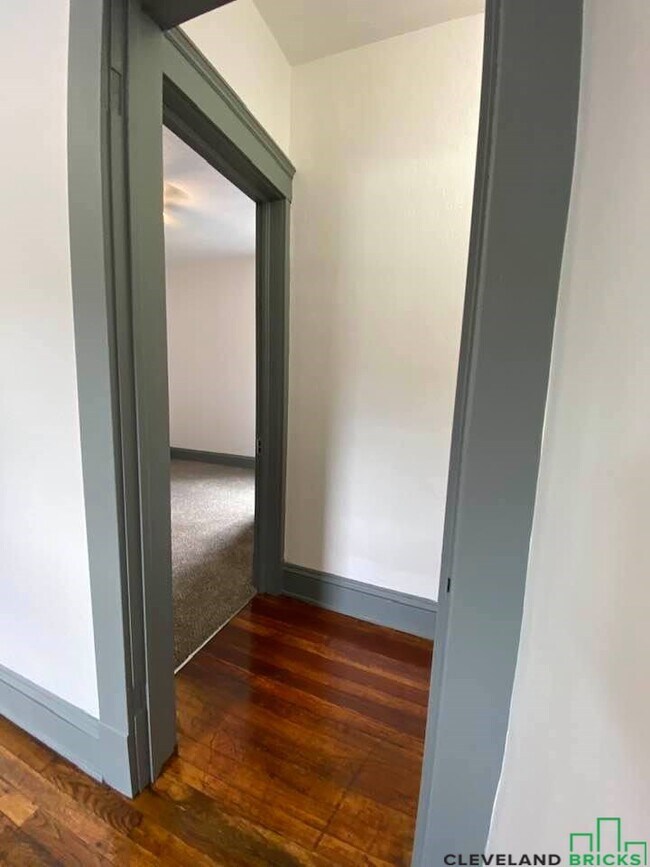 Building Photo - 2054 W 91st St