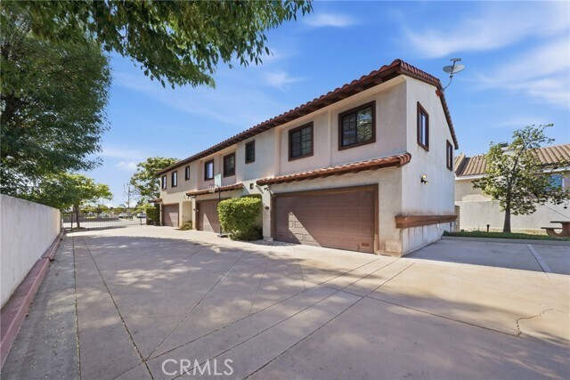 Building Photo - 222 S Idaho St