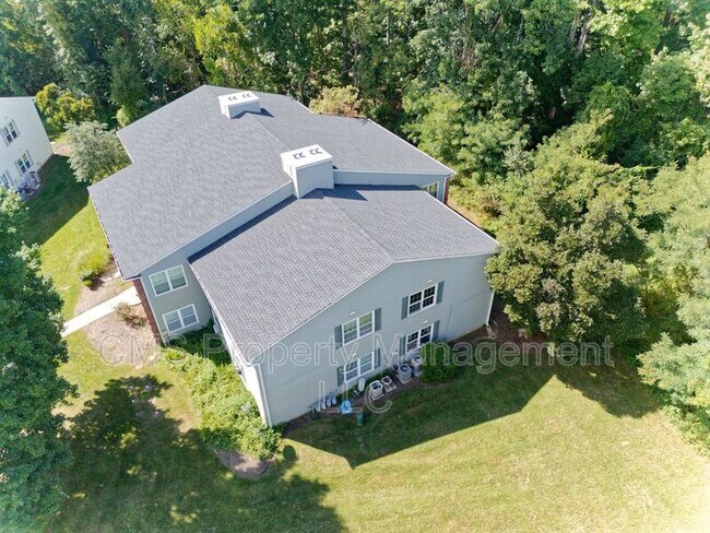 Building Photo - 19-7 Augusta Ct