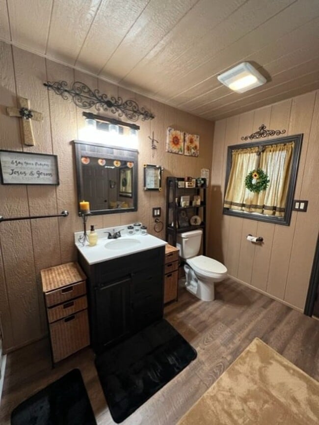 Building Photo - Fully furnished 1 bedroom