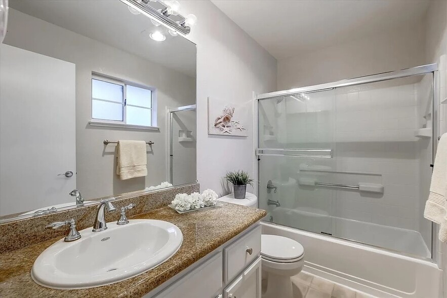 Building Photo - 2677 Somerset Park Cir