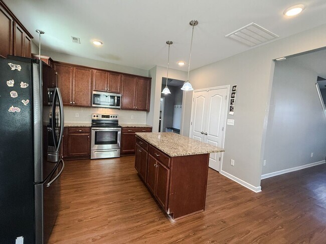 Building Photo - 268 Chatfield Dr.