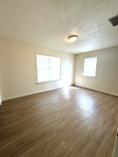 Building Photo - 215 Santa Monica St